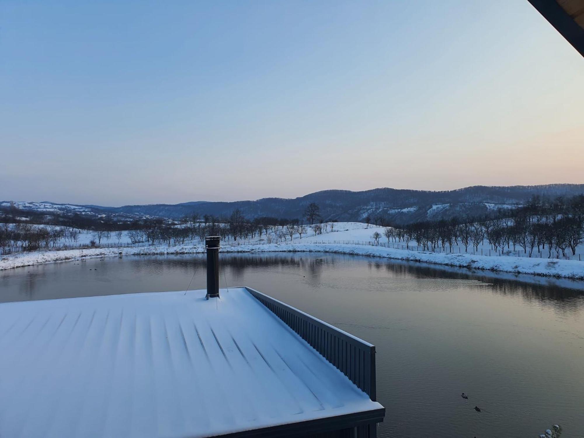 Mountain Lake Jbs Hotel Focsani Luaran gambar