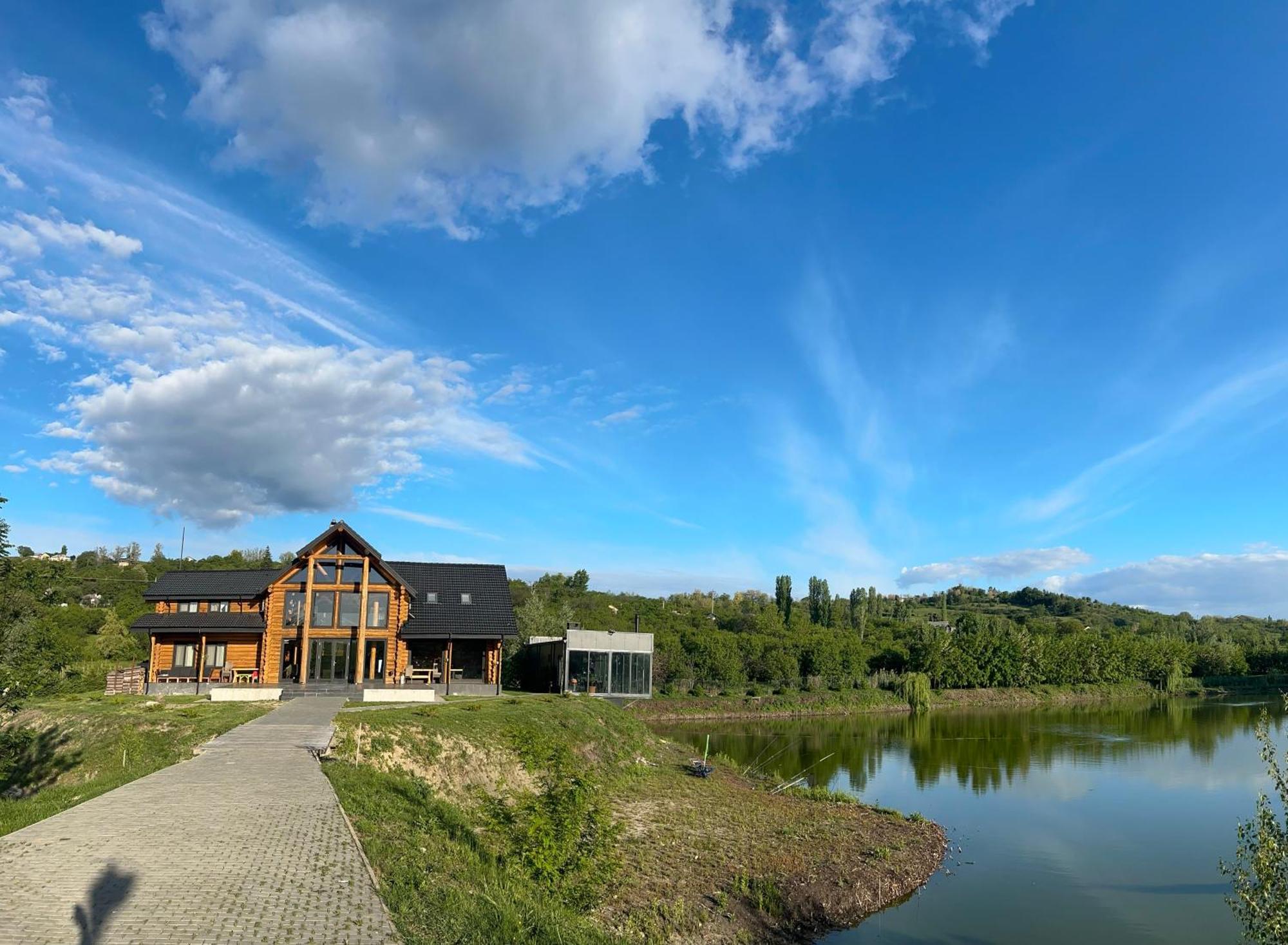 Mountain Lake Jbs Hotel Focsani Luaran gambar